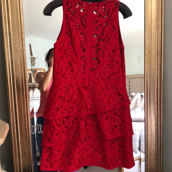 Gorgeous BCBGMAXAZRIA Lace dress - Picture 4 of 5